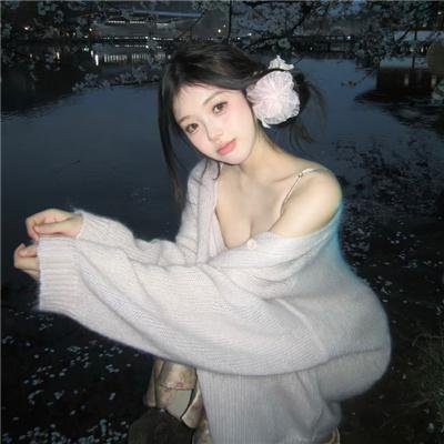 高墙、黑色与帅小伙